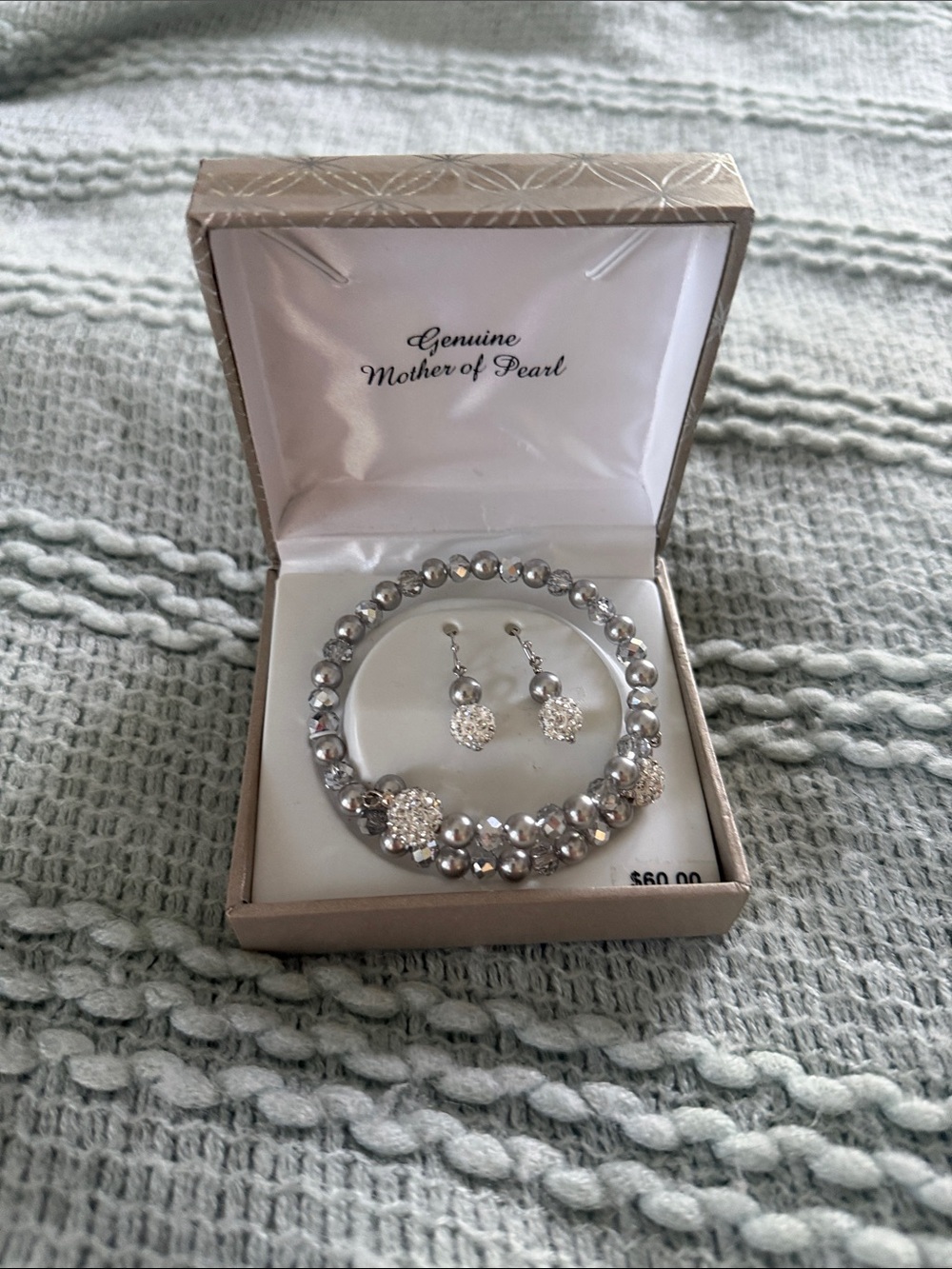 Genuine Mother of Pearl Silver Tone Bead Bracelet & Earrings Set